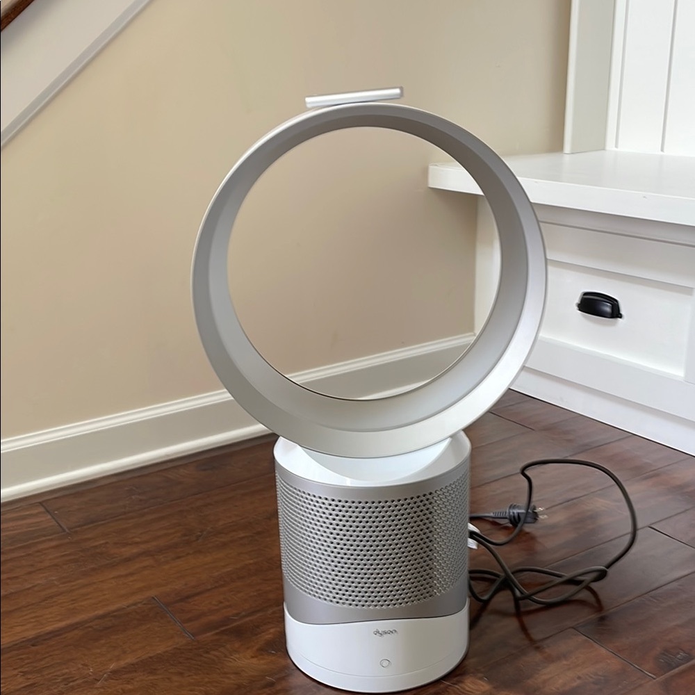Dyson Silver and White Air Purifier